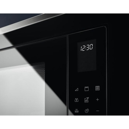 Микроволновка с грилем Electrolux LMSD253TM